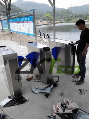 中控門(mén)禁公司在天河區(qū)安裝指紋翼閘、輥閘